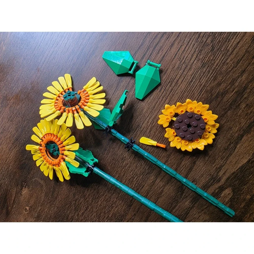 Sunflower Building Kit - 2 Sunflowers With Stems & Leaves - DIY - Picture 12 of 15